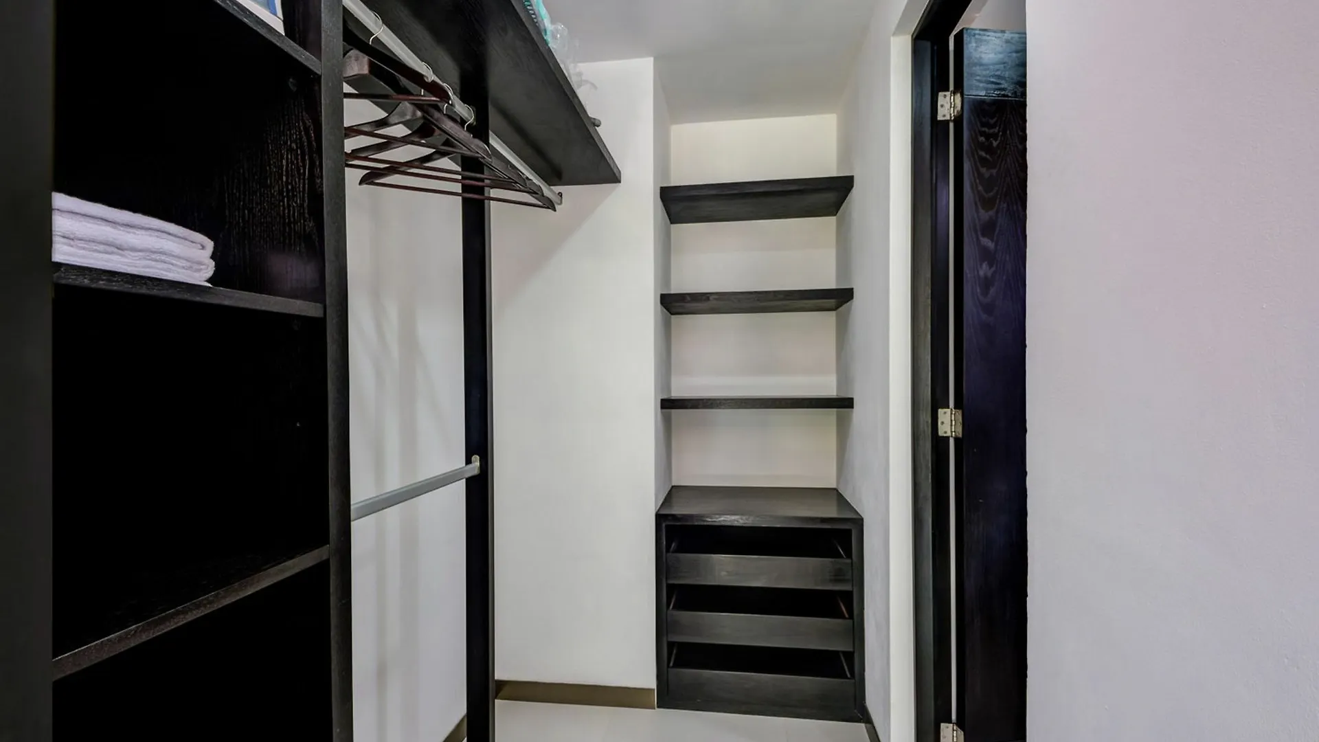 아파트호텔 Acacia Condos Playa Paraiso